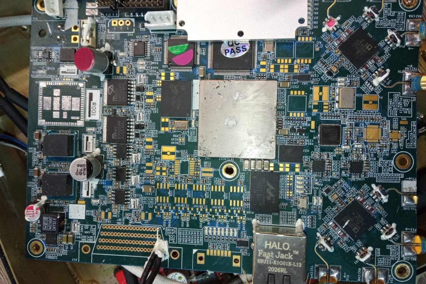 „Shahed-136“ komunikacijų plokštė.<br> „Defense Express“ iliustr.