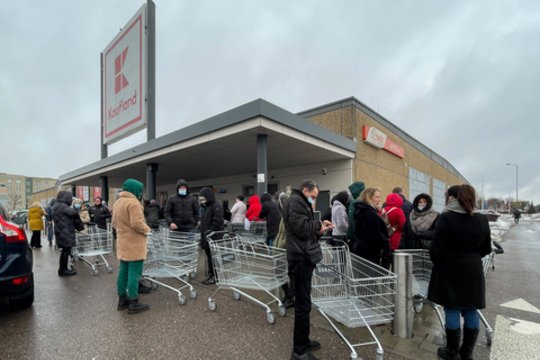 Lietuvos įmonėms – dar vienas smūgis: prognozuoja, kad vykstančių į Lenkiją srautas tik didės