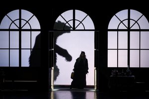 Broniaus Kutavičiaus opera „Lokys“ nukėlė į siaubo pasaką apie tapatybės paieškas ir baimes