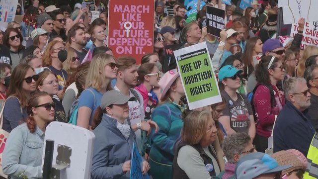 Sprendimas, sukėlęs amerikiečių įsiūtį: tūkstančiai protestuotojų dalyvavo mitinge dėl abortų draudimo