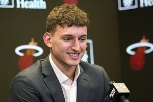 Dėl NBA svajonės kovojęs serbas nebaigė mokyklos