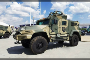 Skelbiama, kad ukrainiečiai perėmė pažangiausią rusų daugiafunkcę transporto priemonę