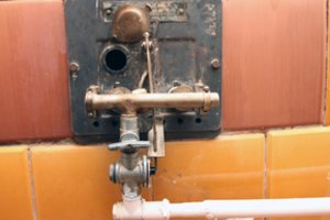 Norėdami sutaupyti lietuviai neįvertina kai kurio pavojaus: kaip name neprisidaryti bėdų 