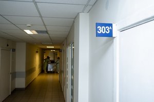 SAM iš naujo turės vertinti nuo COVID-19 mirusio gydytojo artimųjų prašymą dėl kompensacijos