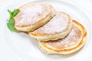 Nuostabūs blyneliai su rikota maloniai nustebins skoniu ir purumu