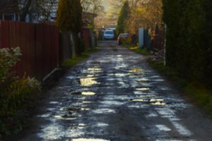 „Lietuvos keliai“ kreipėsi į Seimo atstovus: ragina numatyti didesnį finansavimą kelių priežiūrai 2023 m. biudžete