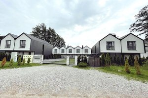 Dėl šokiruojančių projektų sujudo ir politikai: namas su keliolika vonių šiandien vadinamas dvibučiu