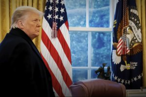 Riaušes JAV Kapitolijuje tiriantys įstatymų leidėjai iškvietė D. Trumpą liudyti