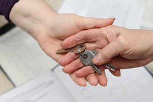 Ieško būdų, kaip pamokyti sutartis nutraukiančius NT plėtotojus: turi patarimą ir pirkėjams