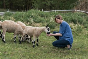 Išskirtinių gyvūnų ūkį turinti Genutė įsitikinusi, kad augdami kaime vaikai galva lenkia miestiečius
