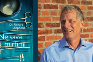 Bestselerio „Ne sava mirtimi“ autorius: „Visi esame nepaprasti stebuklai“