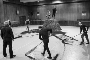 „Dievo avinėlio“ premjeros belaukiant: LNOBT scenoje fizinis pasaulis susidurs su nematomuoju dvasiniu 