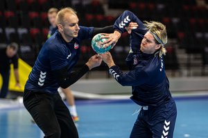 Lietuvos rankininkų Klaipėdoje laukia žūtbūtinė dvikova dėl kelialapio į Europos čempionatą