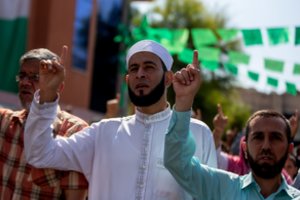 Palestinietis mirė nuo šautinės žaizdos, patirtos per susirėmimus Vakarų Krante