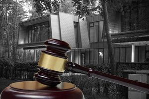 Garsiujų Palangos dušinių istorija: šalies Konstitucija nustumta į šalį