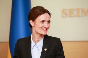 V. Čmilytė-Nielsen: siūlymas taikyti PVM lengvatą maitinimo įstaigoms pusmečiui yra geras ir pasvertas