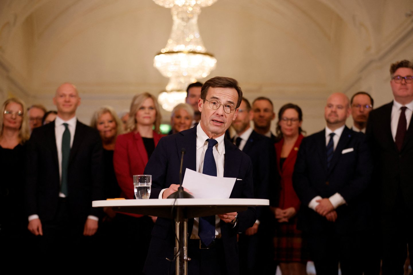 Išrinktasis Švedijos ministras pirmininkas Ulfas Kristerssonas pristato naujosios šalies vyriausybės ministrus.<br>Reuters/Scanpix nuotr.