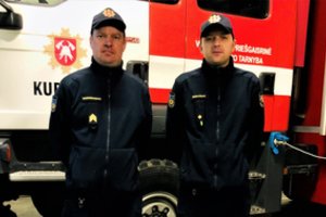 Ant žemės sukniubusio vyro gyvybę išgelbėjo du ugniagesiai: nuo tragedijos skyrė tik vienas žingsnis