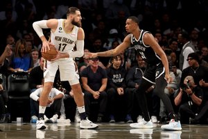 Galingai sezoną su „Pelicans“ pradėjęs J. Valančiūnas sutriuškino „Nets“ žvaigždyną