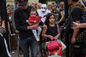 Perkeltųjų asmenų problemos Ukrainoje