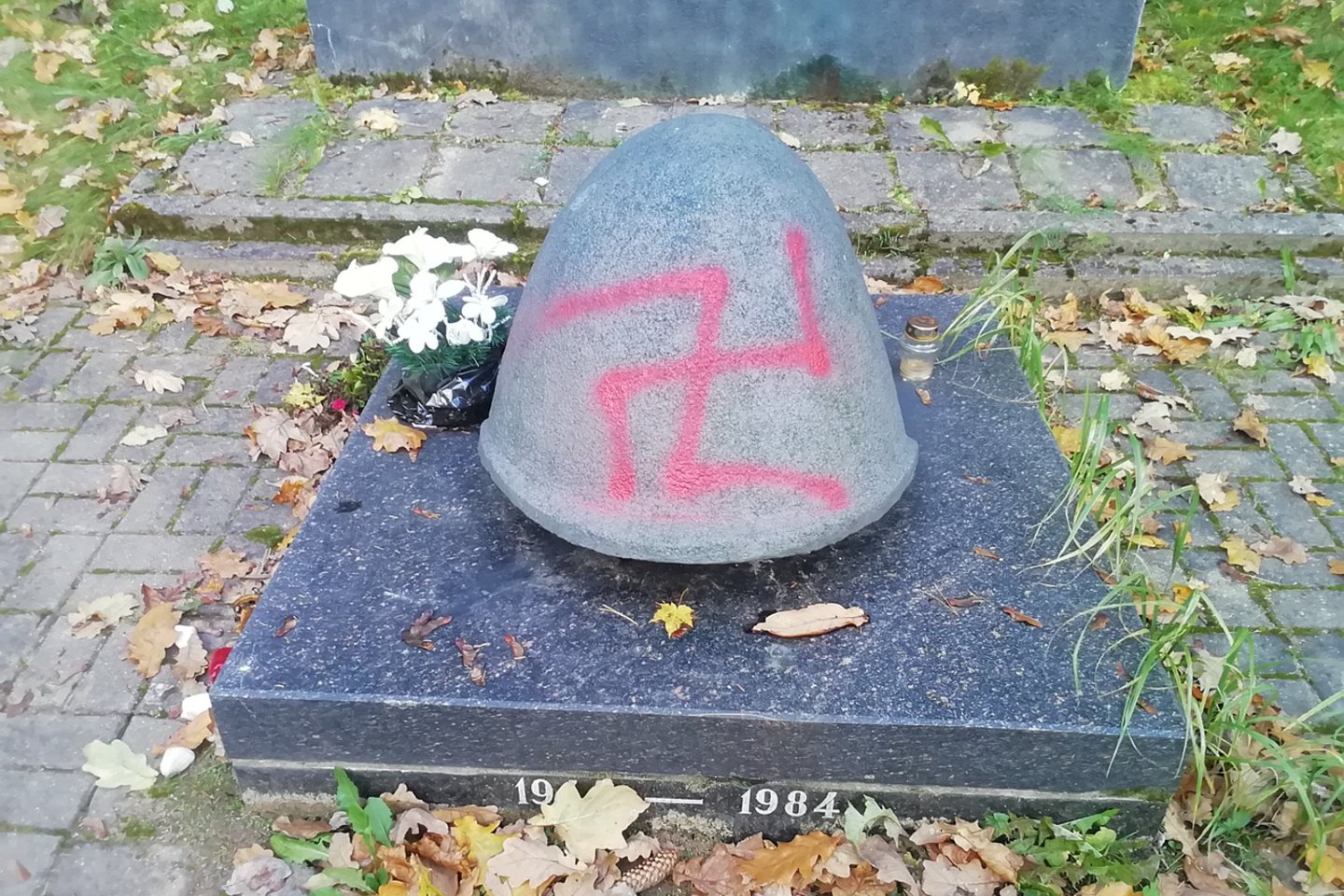  Šiaulių rajone – trečias išpuolis sovietų karių kapuose.<br> Šiaulių AVPK nuotr.