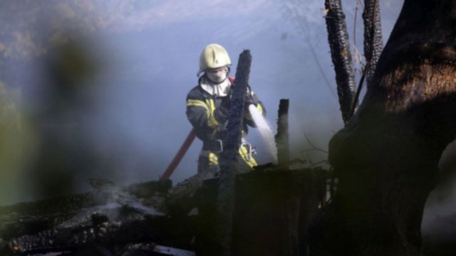 Trišale sutartimi gerins Radviliškio savivaldybės ugniagesių padėtį: kels profesinę kvalifikaciją
