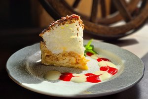 Nuo aštrios obuolienės iki obuolių pyrago – sostinės restoranai dalijasi receptais