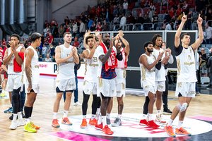 Dar vienas „Bayern“ bandymas iškovoti pirmąją pergalę baigėsi drama – nugalėjo Milano „Olimpia“