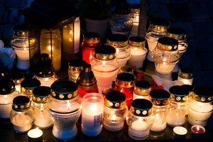 Artėjant Vėlinėms specialistai vienbalsiu primena: nepameskite saiko ir nepamirškite natūralumo