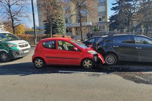 Praėjusios paros avarijose žuvo žmogus, dar 12 buvo sužalota