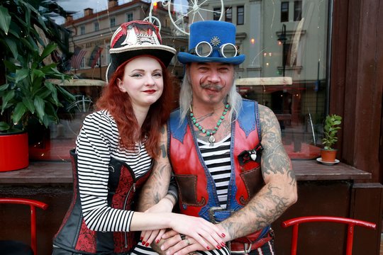 Gatvėje žvilgsnius traukiantys Donatas ir Greta Dubauskai kiekvieną dieną nori nugyventi kaip šventę