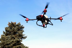 Švedijoje iš greičio matuoklių vagiamos vaizdo kameros atsiduria rusiškuose dronuose