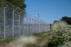 Neteisėti migrantai gadina fizinį barjerą: Lietuvai tai papildomai kainuos 4,5 mln. eurų