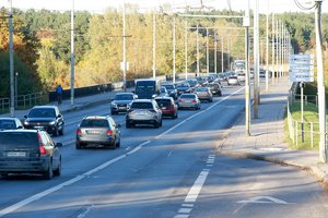 Nors žadėjo sutvarkyti avarinės būklės Valakampių tiltą, to dar nepadarė – esą skubinti darbų nepavyksta