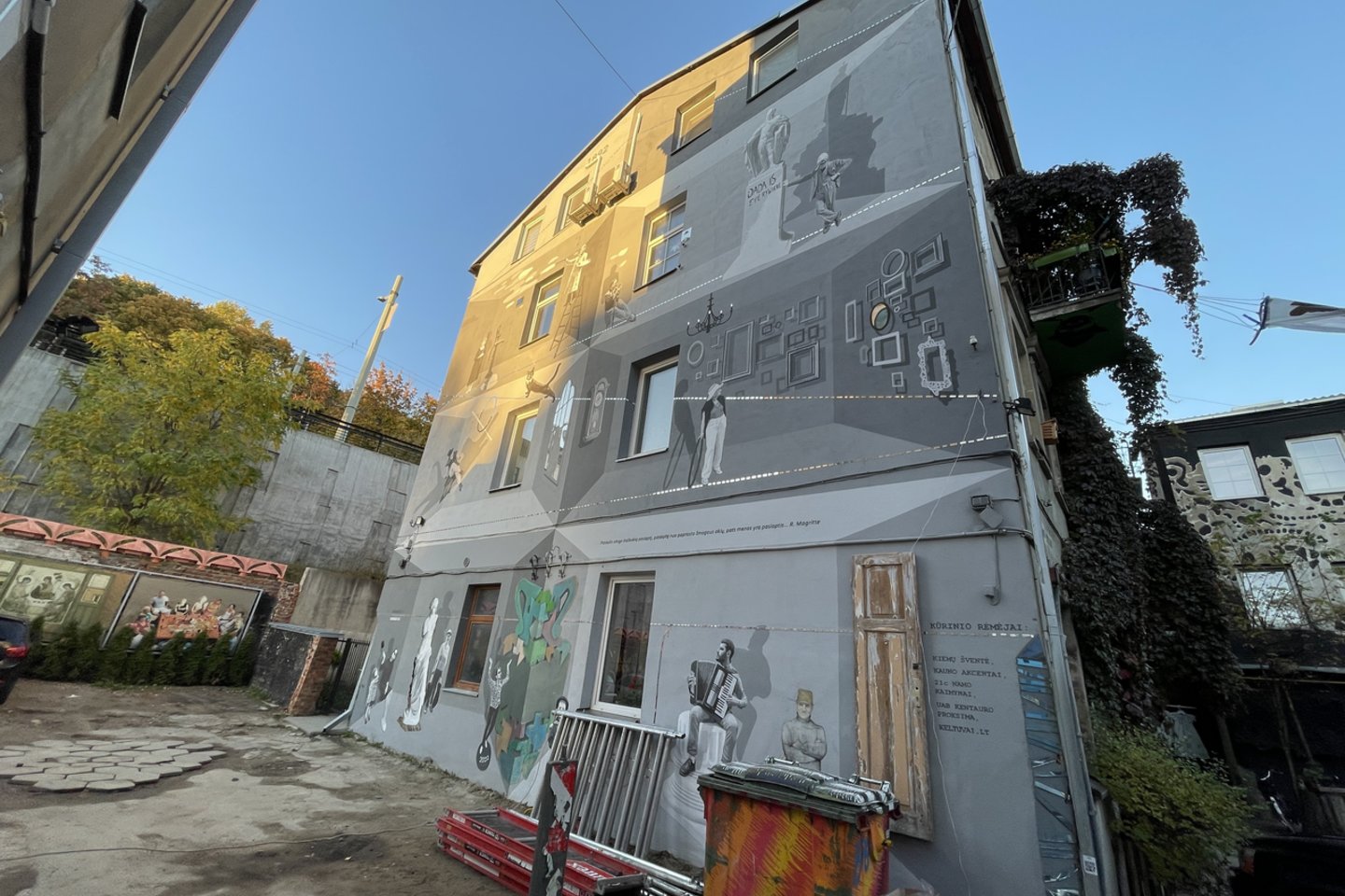 Rugsėjo pabaigoje V.Jakas baigė beveik pusantrų metų kurtą gatvės meno piešinį.<br>G.Bitvinsko nuotr.