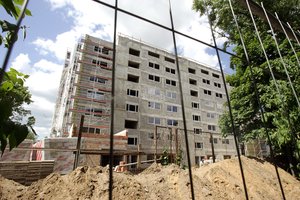 Pradeda vienbutį, vidury statybų užsimano daugiabučio – prašom, Lietuvoje tai įmanoma