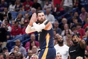 Blankaus J. Valančiūno žaidimo fone – „Pelicans“ nesėkmė po pratęsimo pareikalavusios dramos