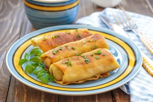 Lietiniai su plėšyta mėsa ar suvožtiniai: greitai paruošiami patiekalai pagal V. Radzevičiaus receptus