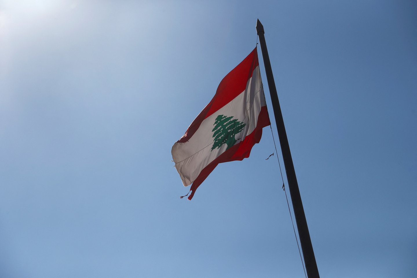 Libano vėliava šalies sostinėje Beirute.<br>Reuters/Scanpix nuotr.
