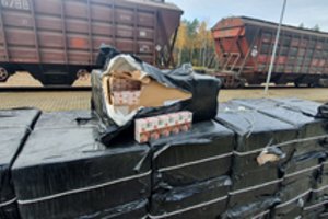 Kontrabandos sulaikymas Stasylų geležinkelio poste: cigaretes muitininkai aptiko vagone su cukrinių runkelių granulėmis