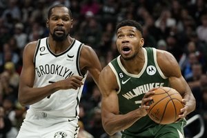 NBA lygoje – išvarytas S. Nashas ir įspūdinga G. Antetokounmpo bei K. Duranto akistata