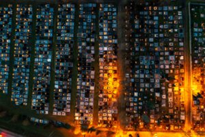 Į kapines – su dėže žvakių: paaiškino, kiek jų užtenka ant vieno kapo 