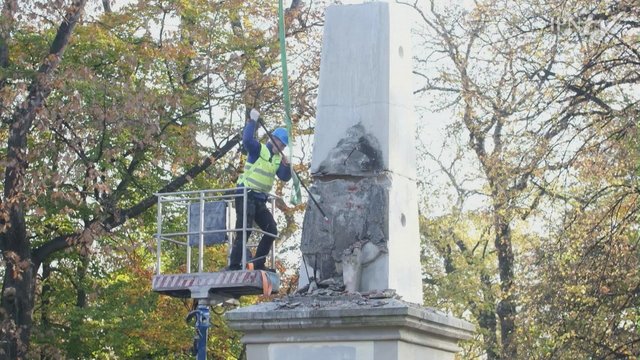 Lenkijoje nukelti keturi sovietų paminklai Raudonajai armijai: tokį gęsta Maskva žaibiškai pasmerkė 