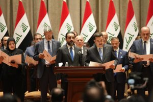 Irako parlamentas po metus trukusios aklavietės patvirtino naują vyriausybę