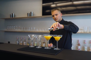 Tapti geru barmenu vien noro nepakanka