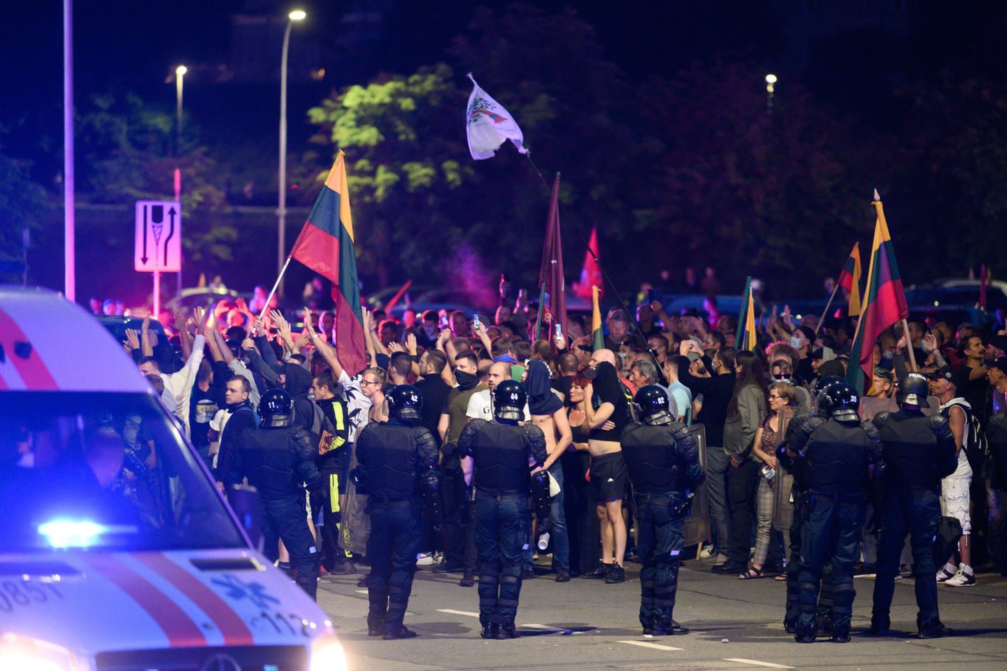 Praėjus daugiau nei metams nuo pernai rugpjūtį kilusių riaušių prie Seimo, masinių riaušių ir teisėtvarkos pažeidimų likvidavimo operacijos planas „Vėtra“ ir vėl atsidūrė dėmesio centre.<br>V.Skaraičio nuotr.