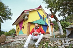 Kaunietis statybininkas apie savo spalvotą būstą: „Kaimynai manė, kad man ne visi namie“