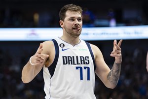 Pirmuoju smuiku Dalase grojęs Luka Dončičius surengė fantastišką taškų koncertą