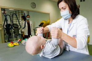 Kūdikio raidos etapai: įvardijo, ką kūdikis turi mokėti skirtingais amžiaus tarpsniais