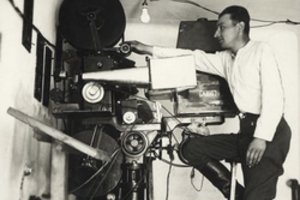 Prie buvusio kino teatro atidaroma paroda „Kino teatras – slėptuvė nuo gyvenimo (1939–1944)“ 